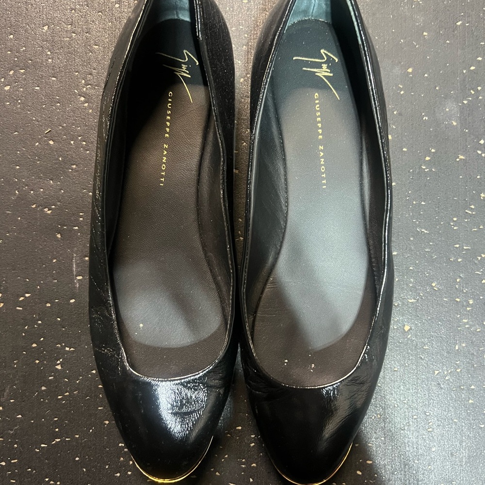 Giuseppe Zanotti Glossy Black Flats